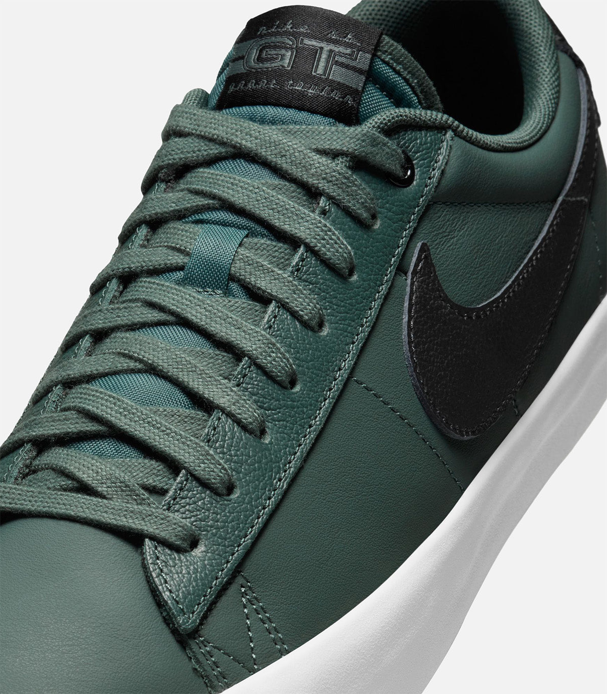 Nike SB Blazer Low Pro GT