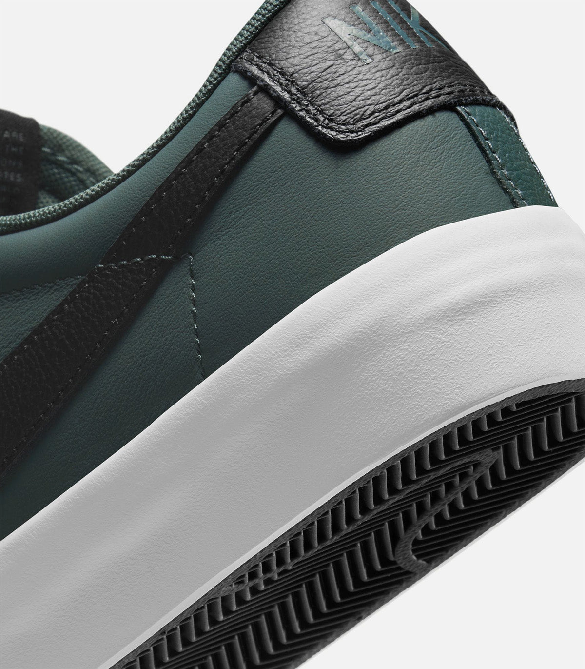 Nike SB Blazer Low Pro GT