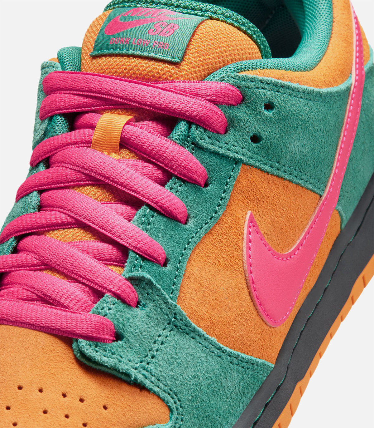 Nike SB Dunk Low Pro