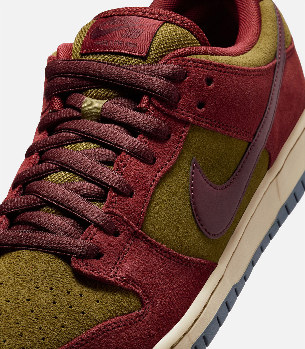 Nike SB Dunk Low Pro