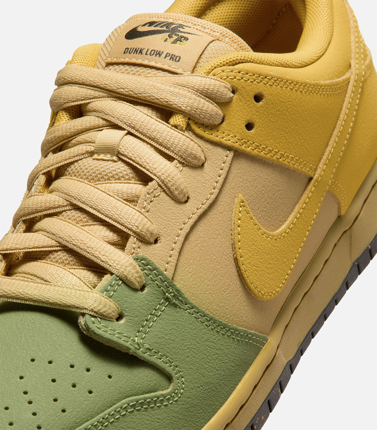 Nike SB Dunk Low Pro