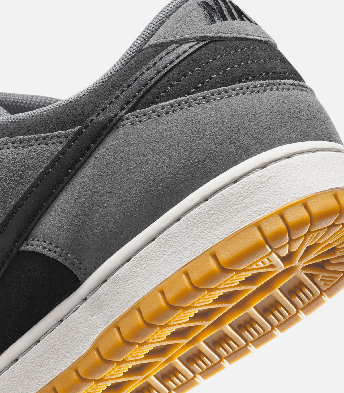Nike SB "Dark Smoke Grey" Dunk Low Pro